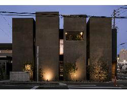 【安河内 健司 + 西岡 久実】