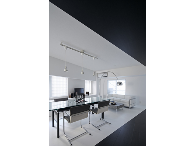 床、天井を同色に