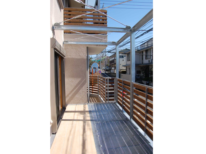 バルコニーとパーゴラ