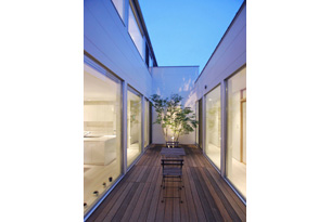 /reform-mitsumori/開放的な生活のできる中庭型住居