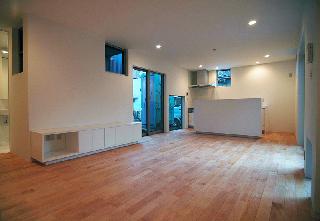 【清水裕子＋清水貞博＋松崎正寿】