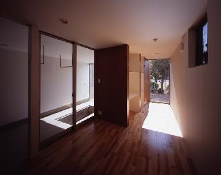 【清水裕子＋清水貞博＋松崎正寿】