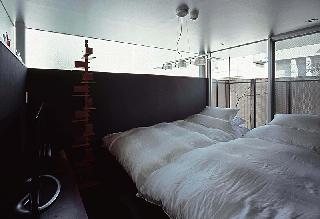 【清水裕子＋清水貞博＋松崎正寿】