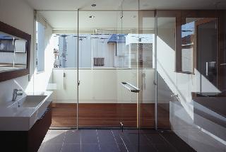 【清水裕子＋清水貞博＋松崎正寿】