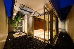 【清水裕子＋清水貞博＋松崎正寿】