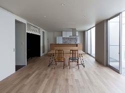 【清水裕子＋清水貞博＋松崎正寿】