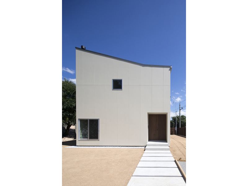 アプローチと外観