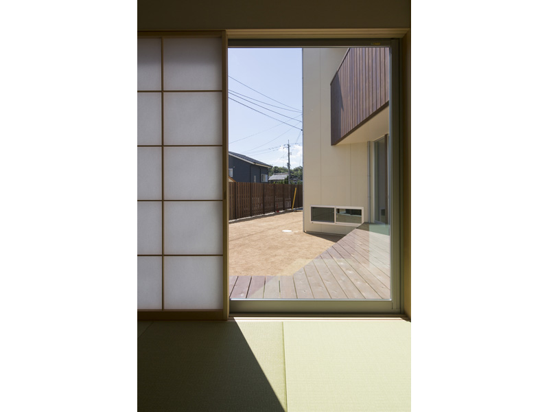 和室より見た外観