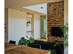 【相川直子＋佐藤勤】