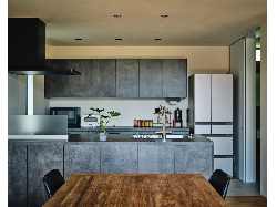 【相川直子＋佐藤勤】