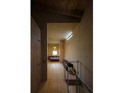 【相川直子＋佐藤勤】