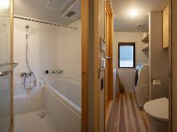 【相川直子＋佐藤勤】