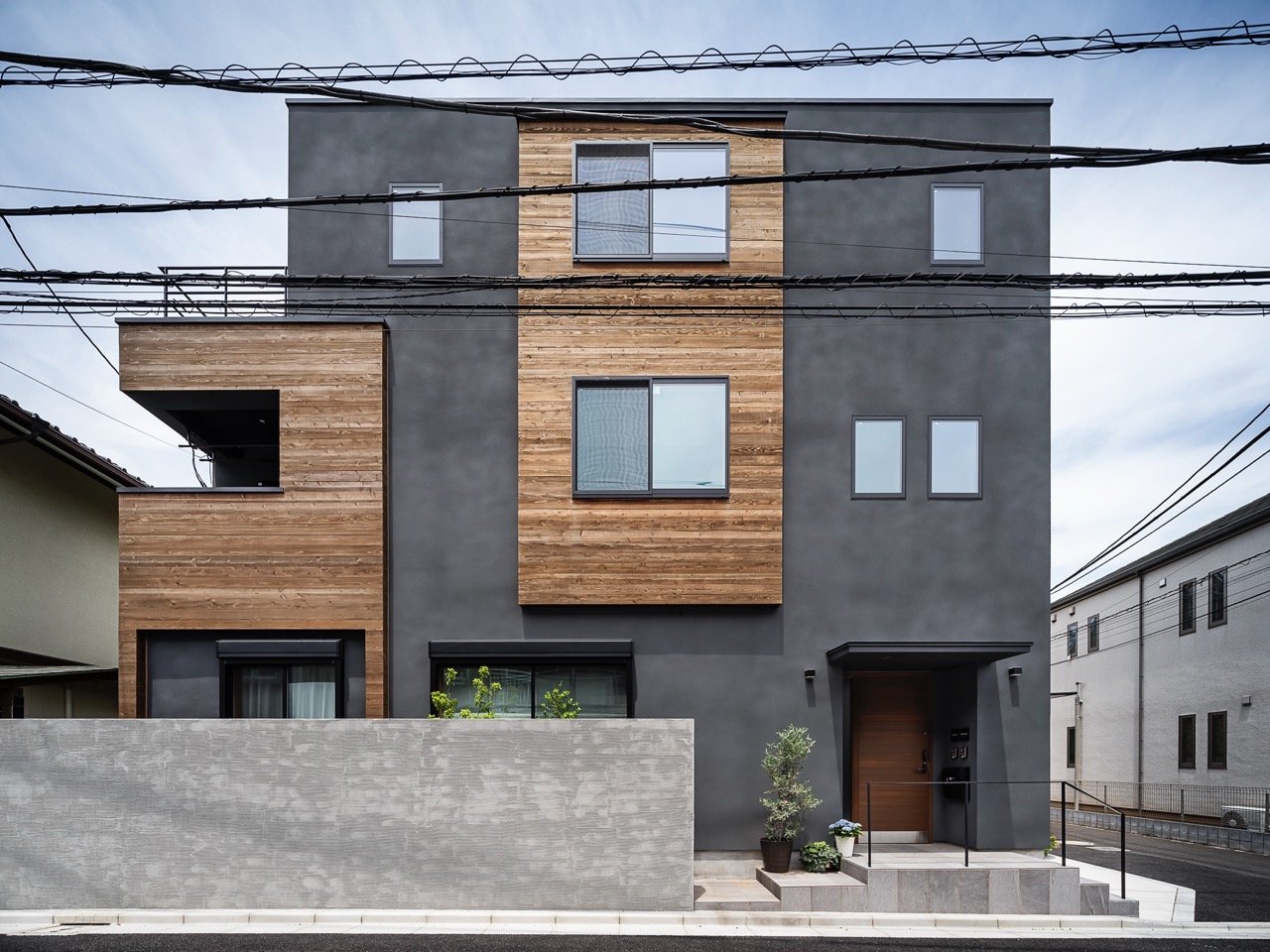 若夫婦による生家の建替え二世帯住宅プロジェクト