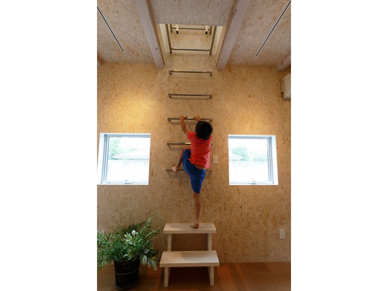 子供室から2階へ、さらにロフトへ。