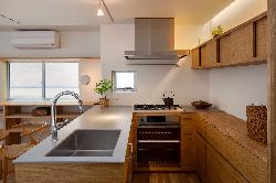 【実家の隣に安心できる住まいを-上馬の家】