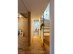 【実家の隣に安心できる住まいを-上馬の家】