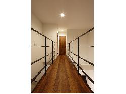 【狭小間口に建つ、開放感抜群の家】