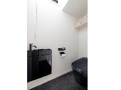 【ナイトウタカシ】