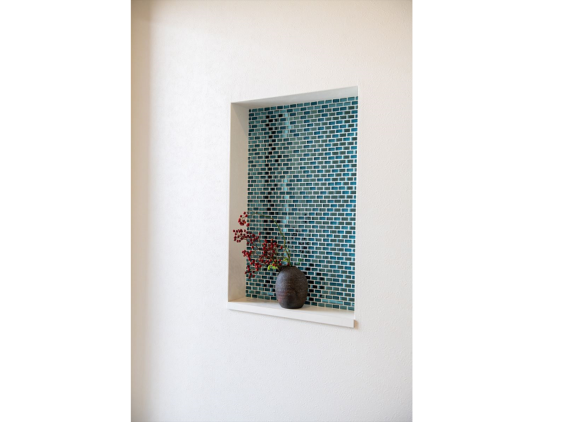 玄関脇のニッチ収納。タイルがきれいです