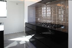 【ナイトウタカシ】