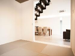 【ナイトウタカシ】