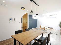 【ナイトウタカシ】