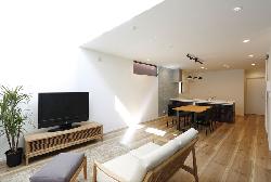 【ナイトウタカシ】