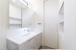 【ナイトウタカシ】