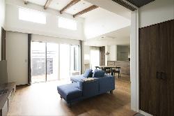 【ナイトウタカシ】