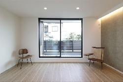 【ナイトウタカシ】