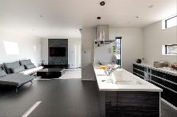 【ナイトウタカシ】