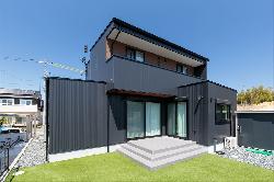 【ナイトウタカシ】