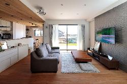 【ナイトウタカシ】