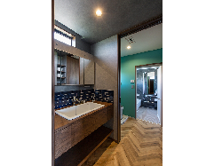 【ナイトウタカシ】