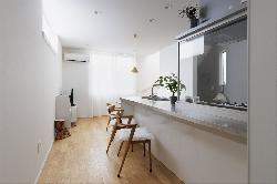 【ナイトウタカシ】