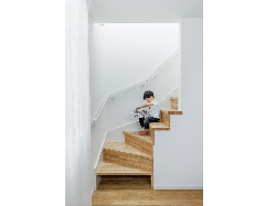 【ナイトウタカシ】