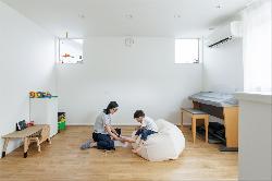 【ナイトウタカシ】