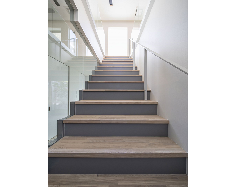 【ナイトウタカシ】