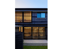 【ナイトウタカシ】