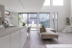 【ナイトウタカシ】