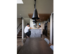 【ナイトウタカシ】