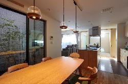 【ナイトウタカシ】