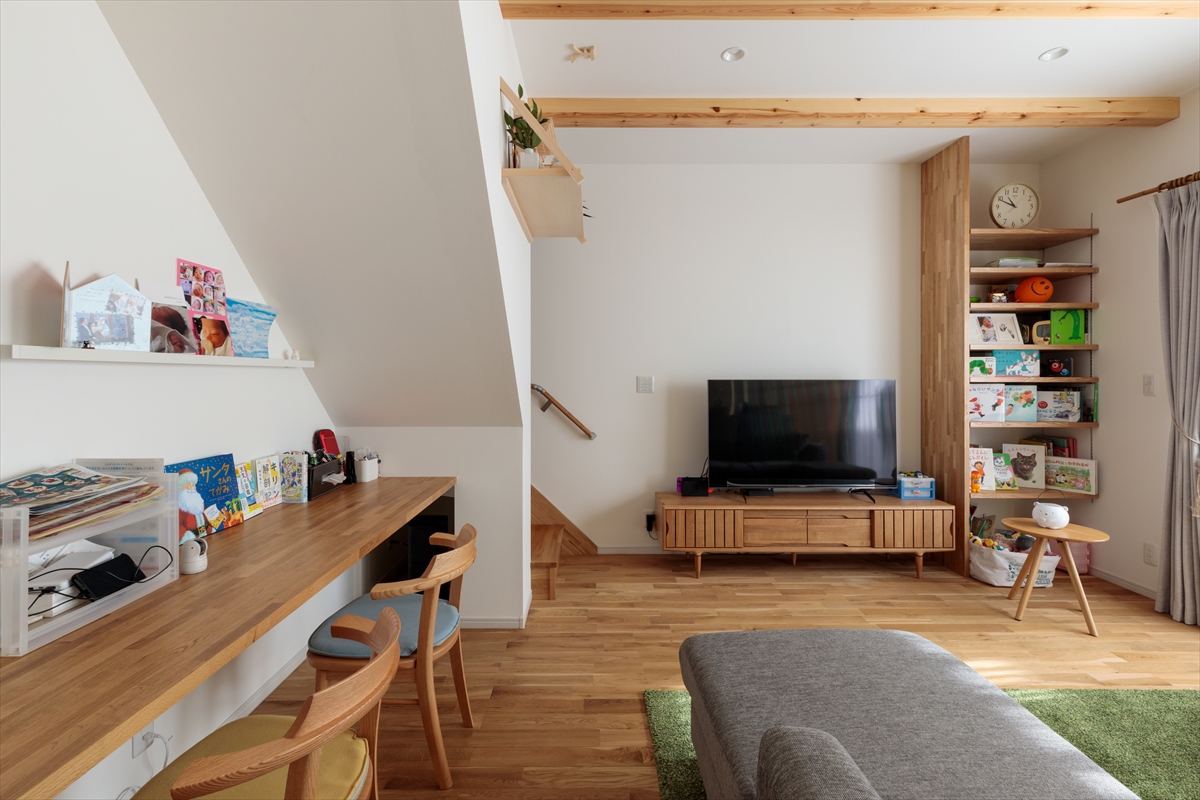 リビング脇にはスタディコーナー