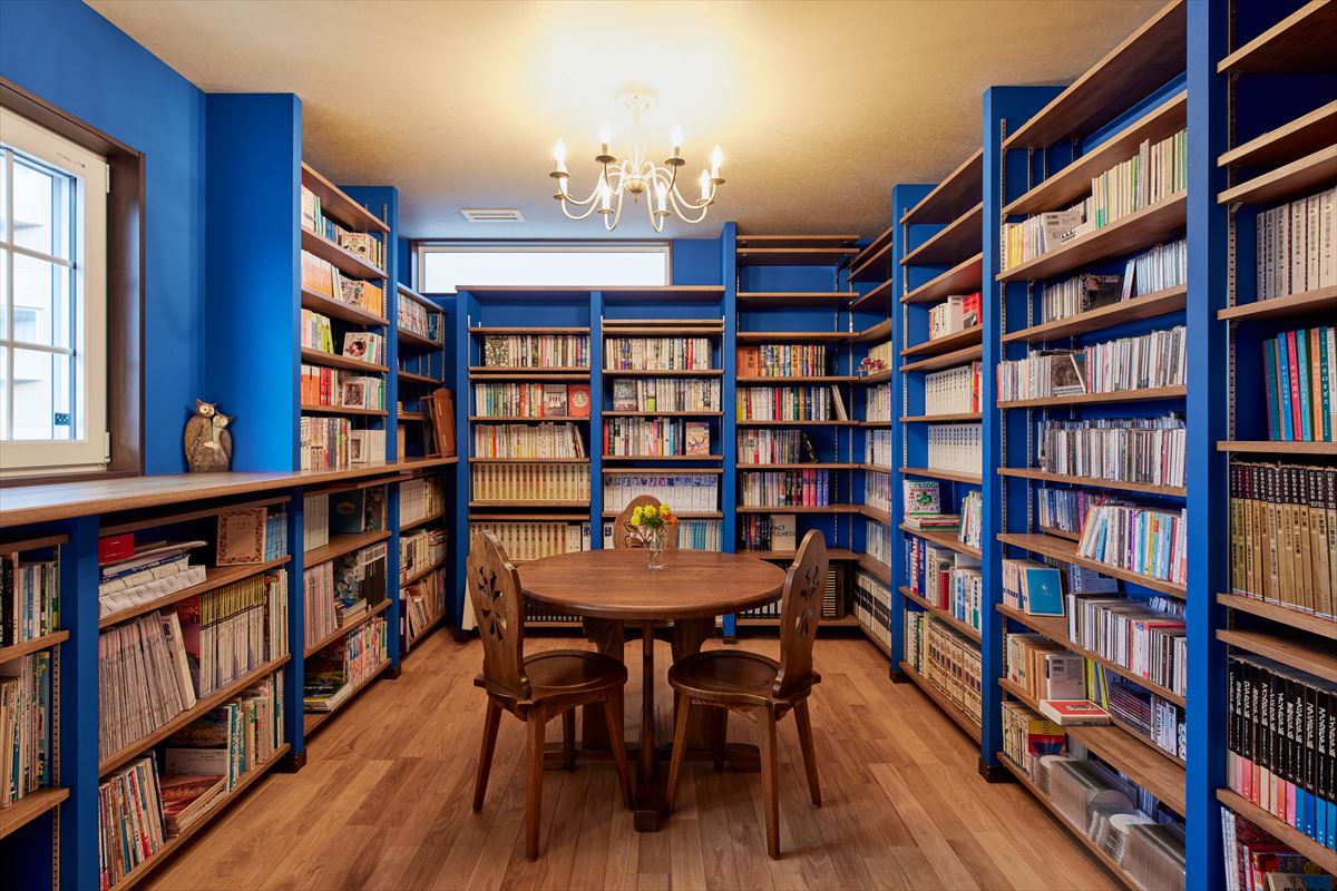 ブルーを使った図書コーナー