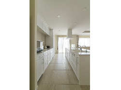 【ナイトウタカシ】