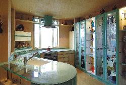 ガラス天板のキッチン