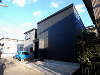 二つの庭と三つのリビング