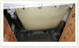 ユニットバスの浴槽の側面