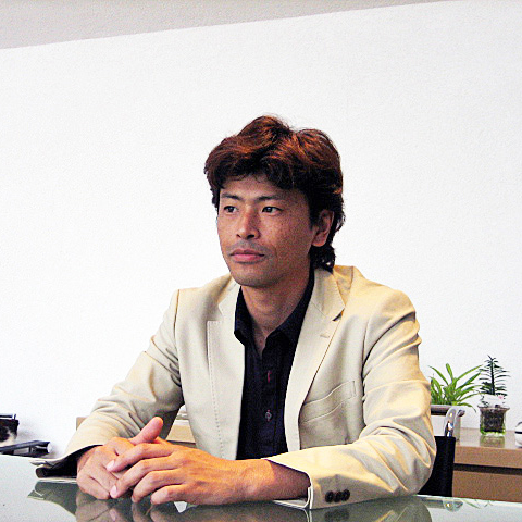 横山浩介