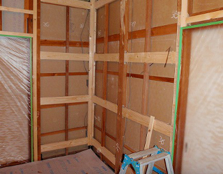 ガーディアンウオール工法（耐力壁）／施工費用：200万円